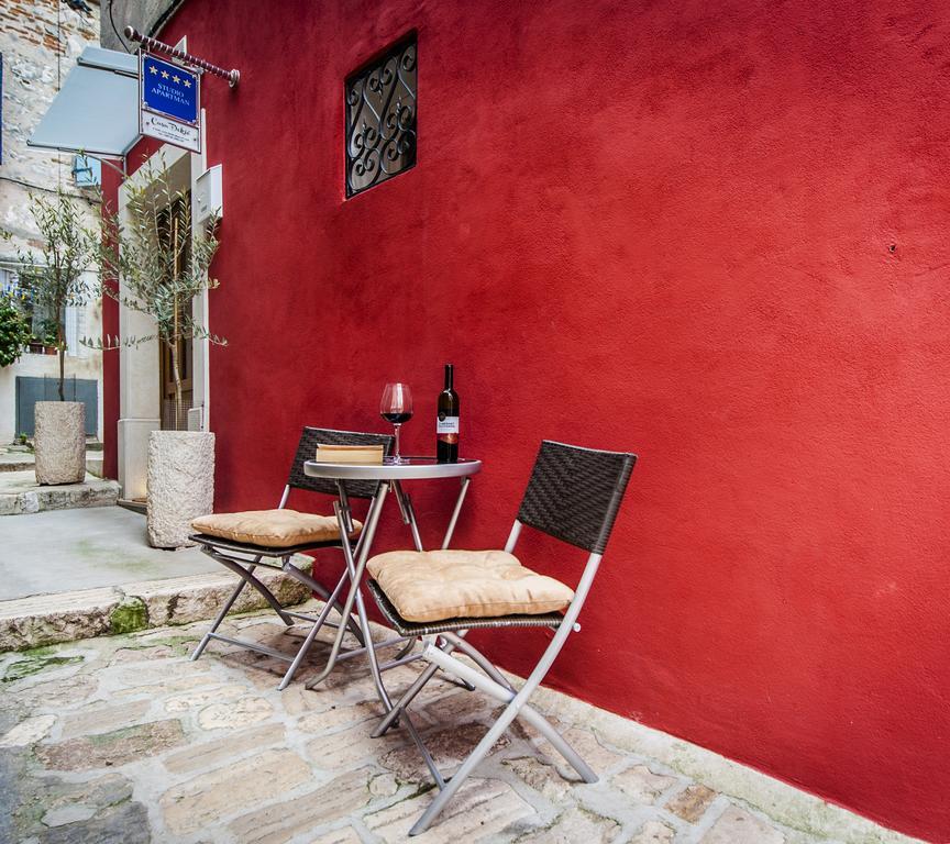 Apartments Casa Dekic Ровин Екстериор снимка
