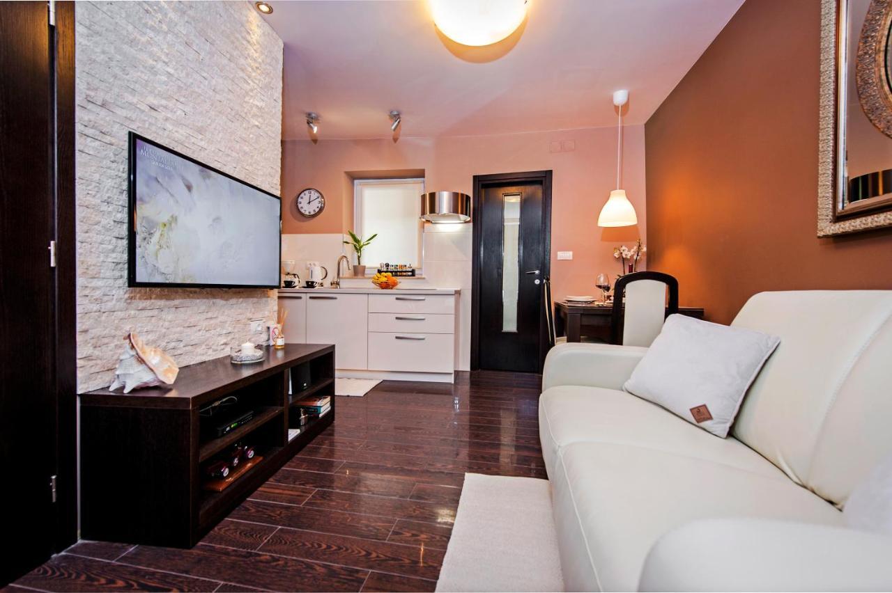 Apartments Casa Dekic Ровин Екстериор снимка